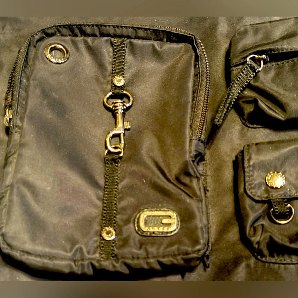 Retro Guess Women’s Black Lightweight Laptop Tablet Messenger Crossbody Bag